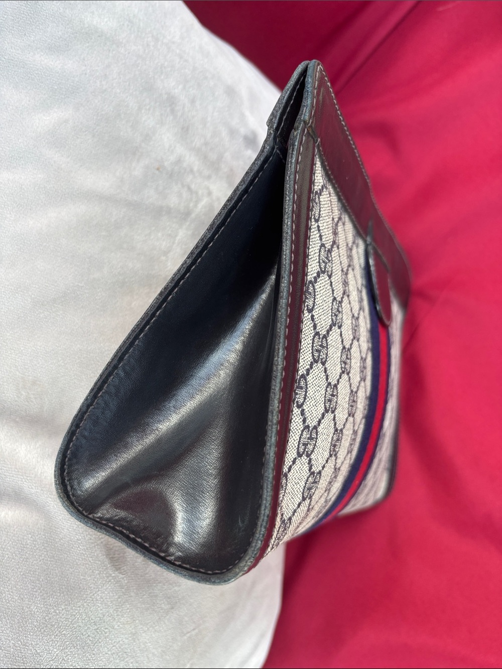 Gucci GG Supreme Canvas Clutch with Blue and Red Web Stripe - Picture 5 of 15
